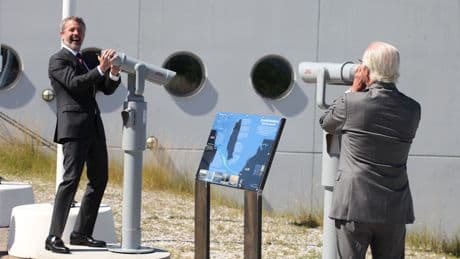 Frederik & Carl Gustaf lachen sich schlapp - Hier werden zwei Könige wieder zu Kindern