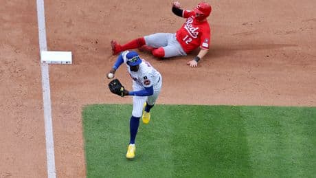 Ronny Mauricio elicits boos from Mets fans following costly error