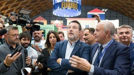 Salvini sente Meloni: «Rilancio infrastrutturale». E invita Macron sul Ponte