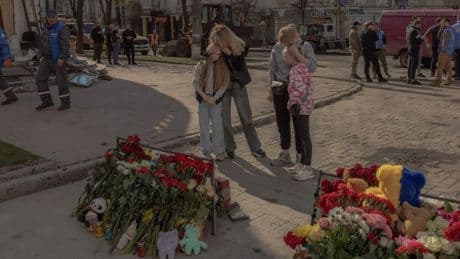 Zelenski cesa al gobernador de Sumi, acusado de negligencia en el ataque ruso