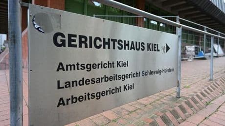 Gewaltkriminalität: Überfall auf 91-Jährigen auf Friedhof - erster Prozesstag