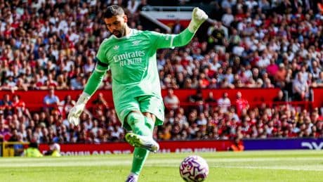 David Raya, decisivo en la victoria del Arsenal en Old Trafford