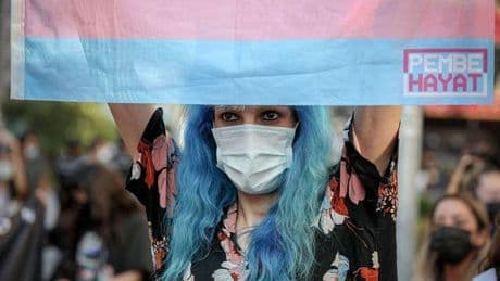 Hormon ilaçlarına getirilen kısıtlama trans bireyleri nasıl etkiliyor?