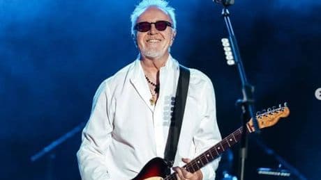 Umberto Tozzi e la sofferta decisione di dire addio al palco: in tour "L'Ultima Notte Rosa"