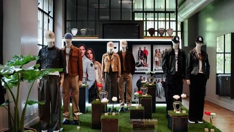“Da vetrinista come Armani a imprenditore da 150 milioni di fatturato. Le aziende della moda mettano al centro i lavoratori, non i fatturati”: l’intervista a Enzo Fusco