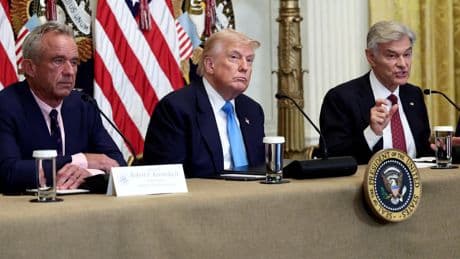 Trump exige de l'industrie pharmaceutique de baisser ses prix sous peine de représailles