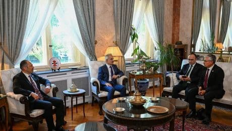 Bakan Uraloğlu'ndan Türkiye’nin Bükreş Büyükelçiliği’ne ziyaret