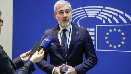 Canarias reclama apoyo financiero en Bruselas para no quedar fuera del mercado europeo de CO2