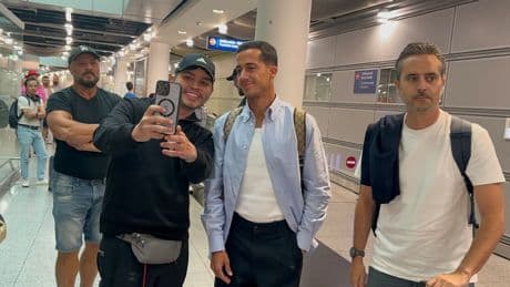 BILD hat die ersten Fotos - Real-Legende Vazquez bei Bayer gelandet