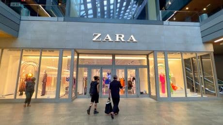 Inditex toca el suelo de su nuevo rango de valoraciones