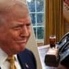 Trump zegt dat Coca-Cola in VS voortaan weer gezoet zal worden met rietsuiker: “Het is gewoon beter!”