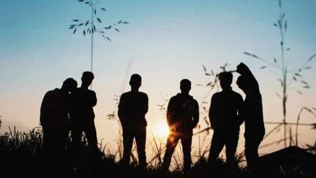 Orta yaş krizi bitti, 'gençlik krizi' başladı: Ekonomik belirsizlikler gençlerin ruh sağlığını etkiliyor