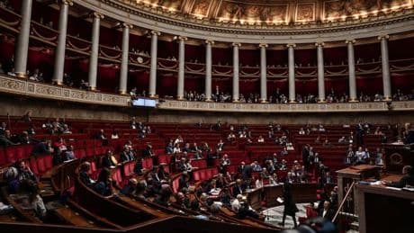 Aide à mourir: les députés adoptent largement la proposition de loi en première lecture