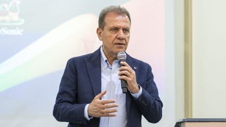 Vahap Seçer: “Gerçek CHP’li tehdide, şantaja pabuç bırakmaz”