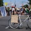 Familienfest, Kinder-Fahrraddemos, Protest-Rave: Das ist bei der „A100 wegbassen“-Demo am Samstag in Berlin geplant