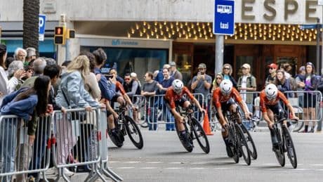 Ellen van Dijk celebra el día de la madre en la Vuelta femenina