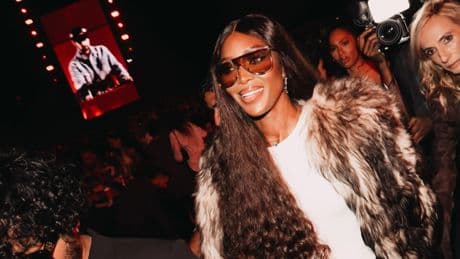La falda de H&M que ha enamorado a Naomi Campbell se convertirá en la prenda estrella del otoño