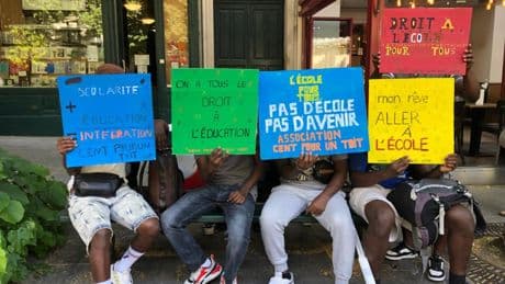 « Tout est compliqué dans la procédure » : À Paris, les mineurs isolés se mobilisent pour obtenir leur scolarisation
