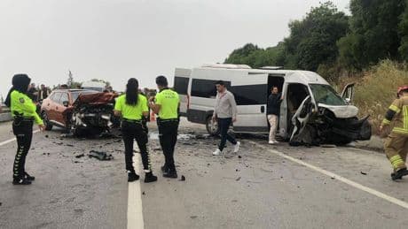 Bursa'da feci kaza: Kazayı bırakıp birbirlerine girdiler