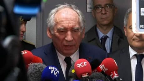 "Nous sommes absolument déterminés": Bayrou réaffirme son "soutien" aux agents pénitentiaires après les attaques de prisons