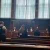“Hij viste in de vijver van kwetsbare meisjes”: leerkracht riskeert 5 jaar cel voor misbruik van 186 minderjarige slachtoffers