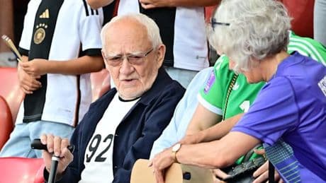 Ann-Katrin Bergers Opa mit 92 Jahren im Stadion
