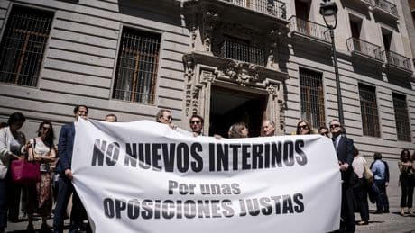 La posible reclasificación de los grupos A1 y A2 enfrenta a los funcionarios