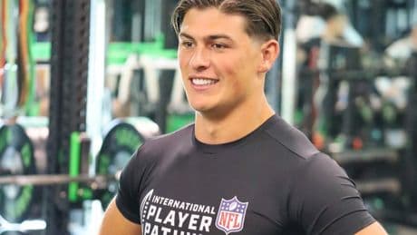 Louis Rees-Zammit abre la puerta a su regreso al rugby
