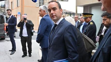 Abstufung durch Fitch: Frankreichs neue Regierung von Beginn an unter Druck