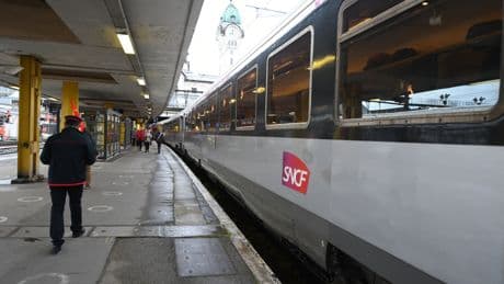 Canicule : une vingtaine de trains Intercités supprimés par la SNCF ce mardi et mercredi