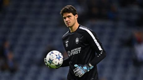 The goalkeeper defying xG models and a penalty king: Why Man United gambled on Senne Lammens’ raw talent