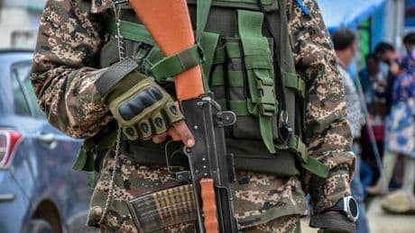 La India bombardea nueve supuestas "bases terroristas" en Pakistán