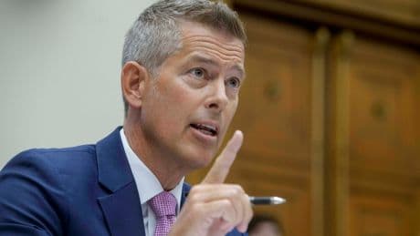Trump administration imposes limits on Mexican flights and threatens Delta alliance in trade dispute