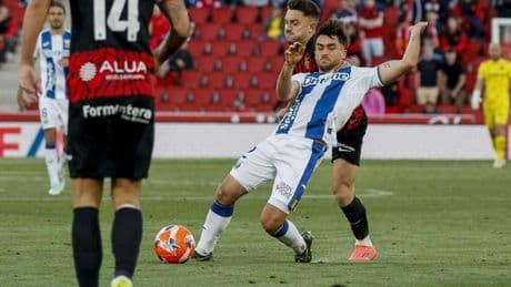 El Real Zaragoza está atento a Adrià Altimira para el lateral