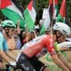 Pro-Palestijnse betoger veroorzaakt valpartij in vijftiende etappe Vuelta