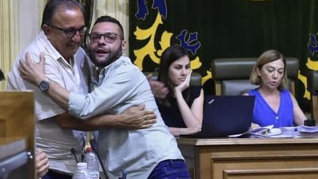El PP cede de nuevo a las políticas de Vox contra la cultura y tradiciones musulmanas