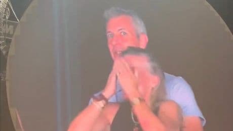 Affäre beim Coldplay-Konzert aufgedeckt - Firma leitet Untersuchung gegen Kiss-Cam-CEO ein