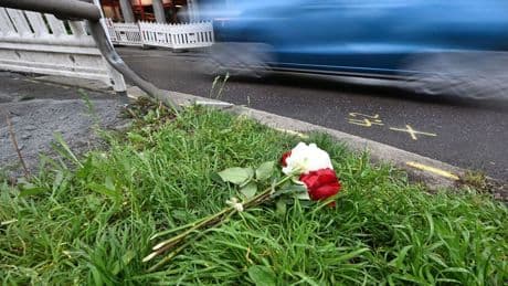 Polizei ermittelt: Eine Tote, sieben Verletzte - Unfallfahrer wieder frei