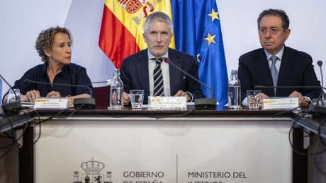 Marlaska marca a Policía y Guardia Civil investigar grupos racistas de extrema derecha como "objetivo prioritario"