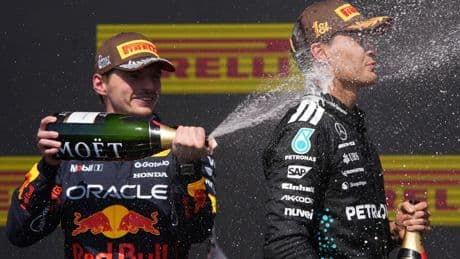 Verstappen tweede in GP Canada achter Russell, Norris crasht vlak voor finish