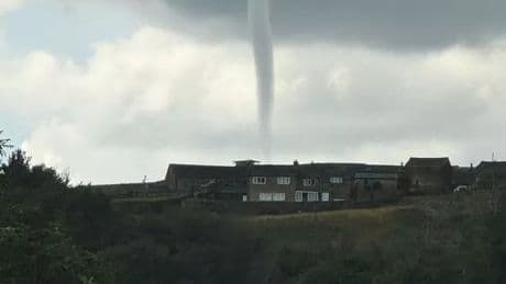 UK weather: Forecasters flag TORNADO risk amid Met Office weather warning
