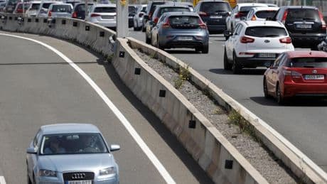 La Guardia Civil investiga la muerte de un hombre hallado en la V-30 en València