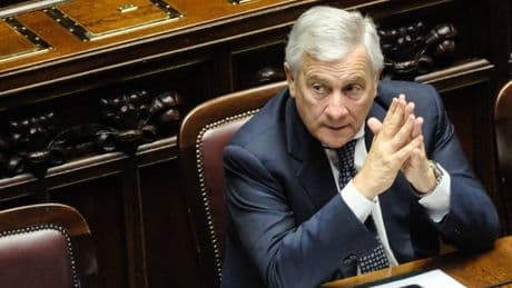 "Tajani pagato da Israele". Indignazione contro M5s