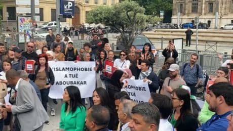 "On dit stop": des Marseillais mobilisés en hommage à Aboubakar Cissé