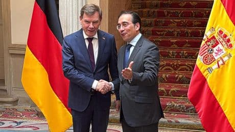 Sánchez fracasa ante Puigdemont, el catalán no es oficial en la UE porque se aplaza la votación