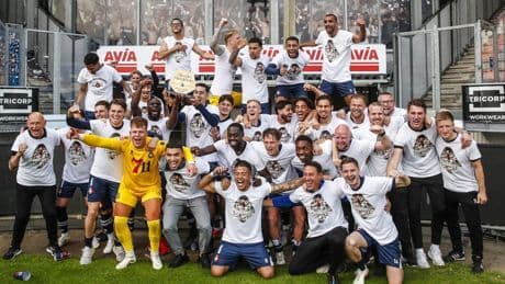 'Zwaar genieten' bij Telstar na promotie, maar gaat Apau mee? 'Patatkraam blijft zeker'