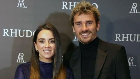 Erika Choperena y Griezmann, padres de su cuarto hijo, el primero no nacido el 8 de abril