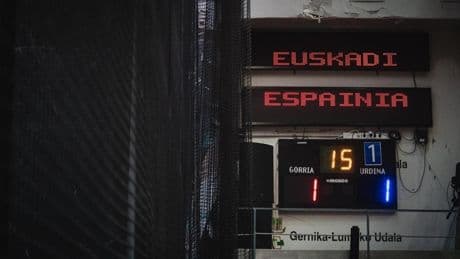 Ocho apellidos vascos en el Euskadi - España de pelota, sin banderas y con Aitor Esteban: "Las españolas están becadas"