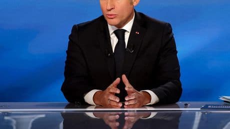 Retraites, dépenses publiques, ArcelorMittal... Malmené, Emmanuel Macron défend sa politique économique