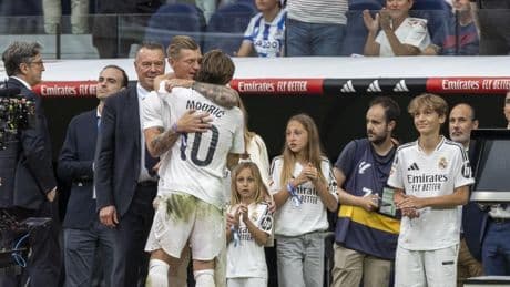 Kroos no se quiso perder la despedida de su socio Modric